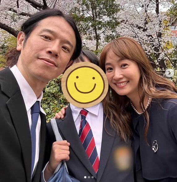 藤本美貴夫婦と長男の画像