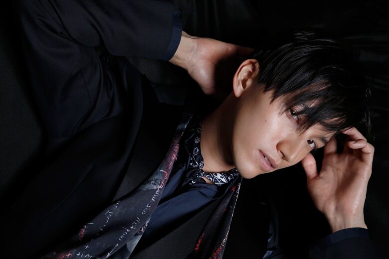 田口淳之介さんのアーティスト写真