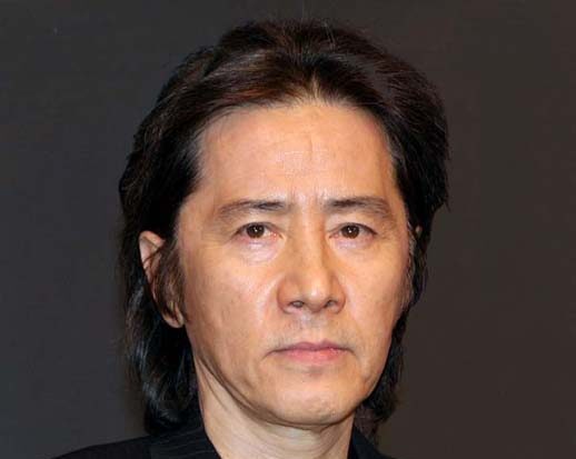 落ち着いた表情の田村正和さん