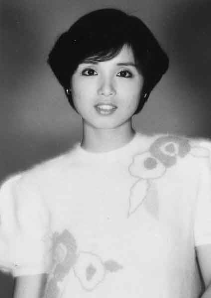 アイドル歌手として活躍していた若い頃の高田みづえさん