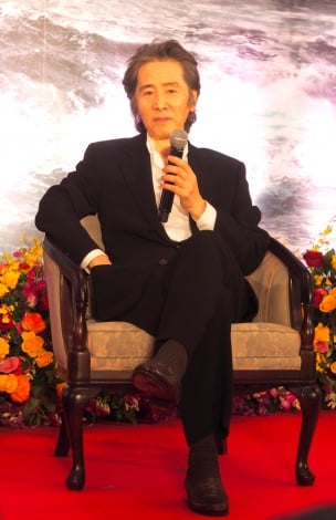 インタビューに応じる田村正和さん