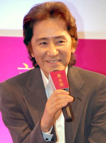 屋外イベントでの田村正和さん