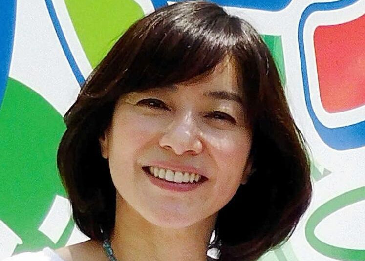屋外イベントに登場した八木亜希子さん