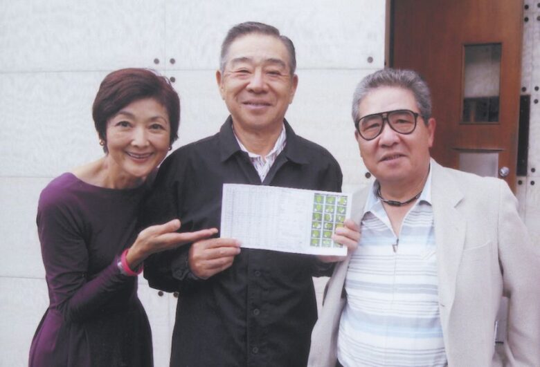 妻・寿々子さんと弟・哲也さんに囲まれる大橋巨泉さん